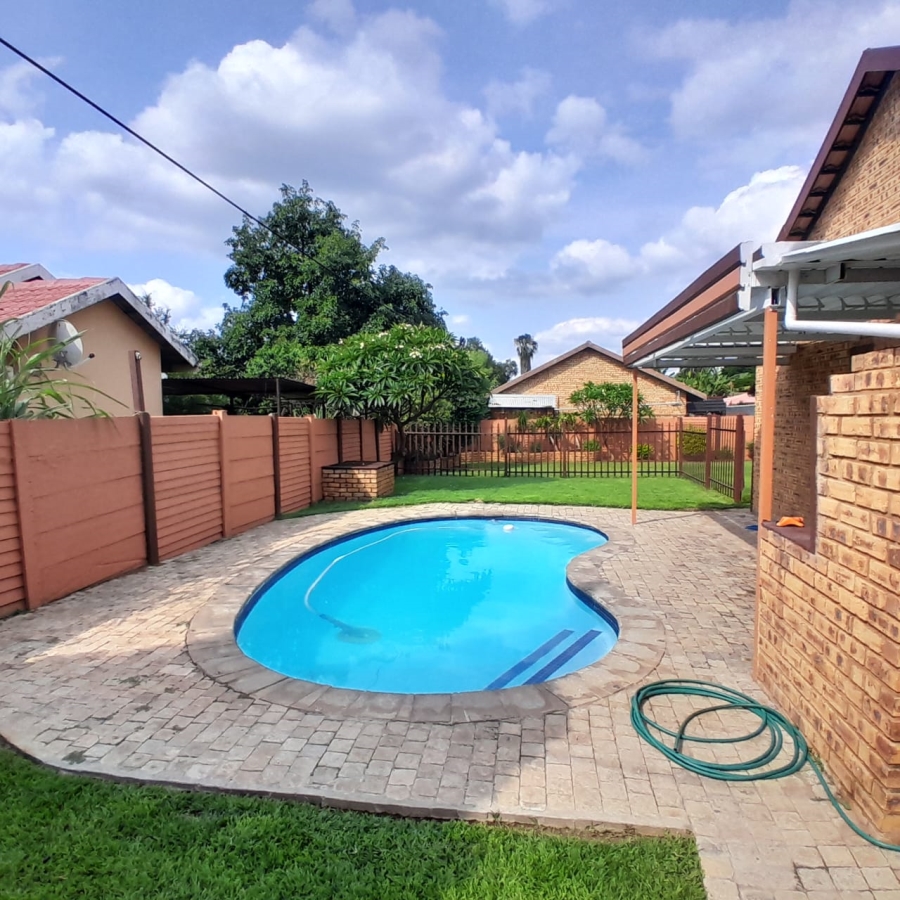 3 Bedroom Property for Sale in Oos Einde North West